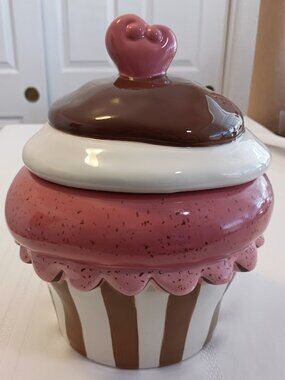 Kohl's Ceramic Cupcake Cookie Jar, Pink, Brown and White